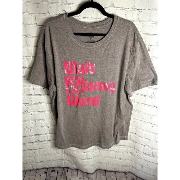 WALT DISNEY WORLD LADIES GRAY AND PINK OVERSIZED TEE  SZ (L)‎   EUC    E-274 - Picture 1 of 3
